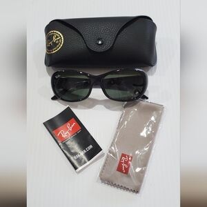 Ray-Ban Black Aviator Sunglasses Classic Style